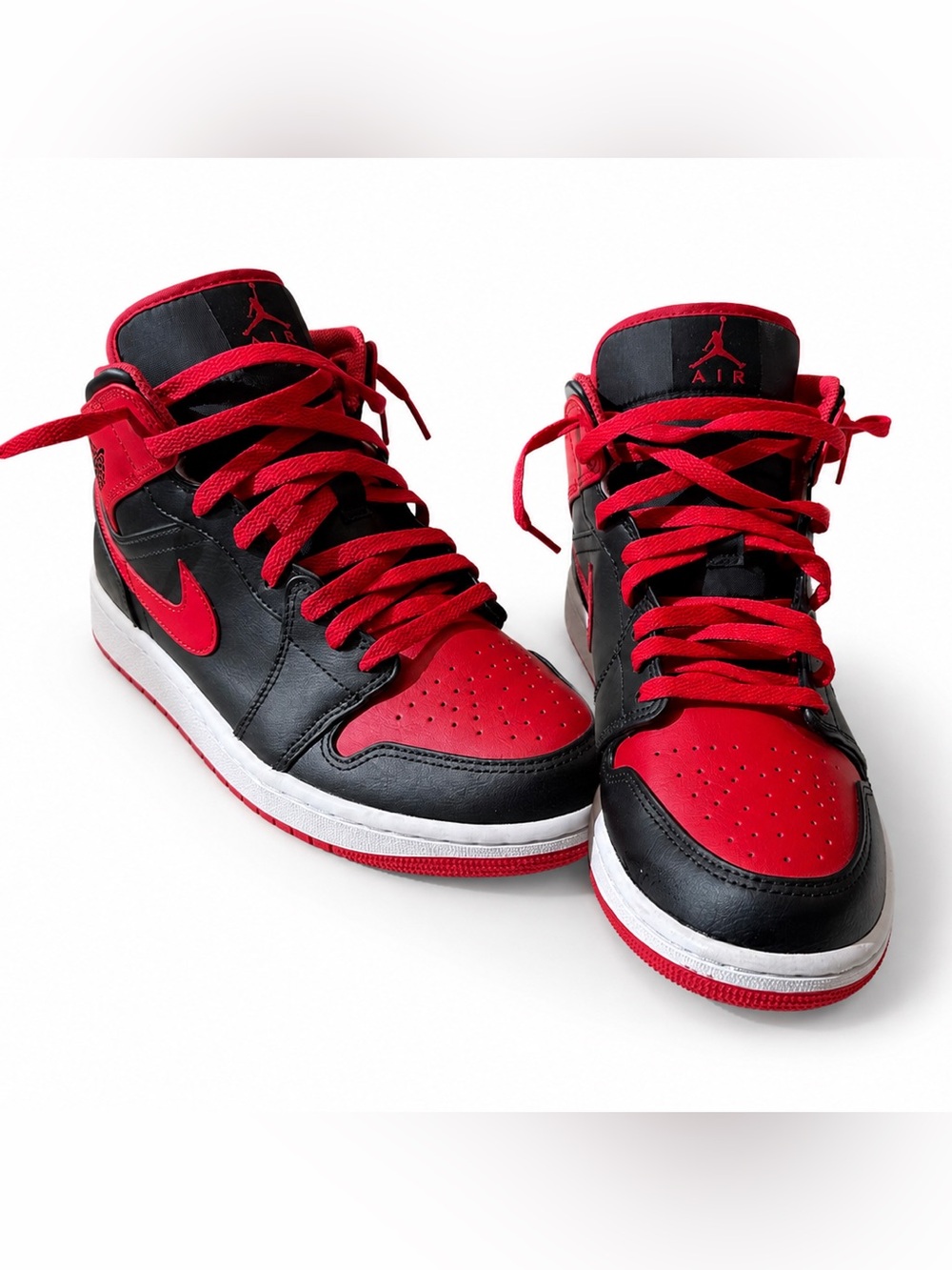 Size 9.5 - Jordan 1 Mid Alternate Bred- SUPER CLEAN